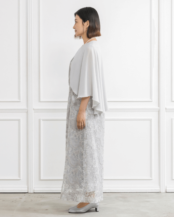 モデル身長：160cm　ヒール高：5cm　着用サイズ：着丈短め9号