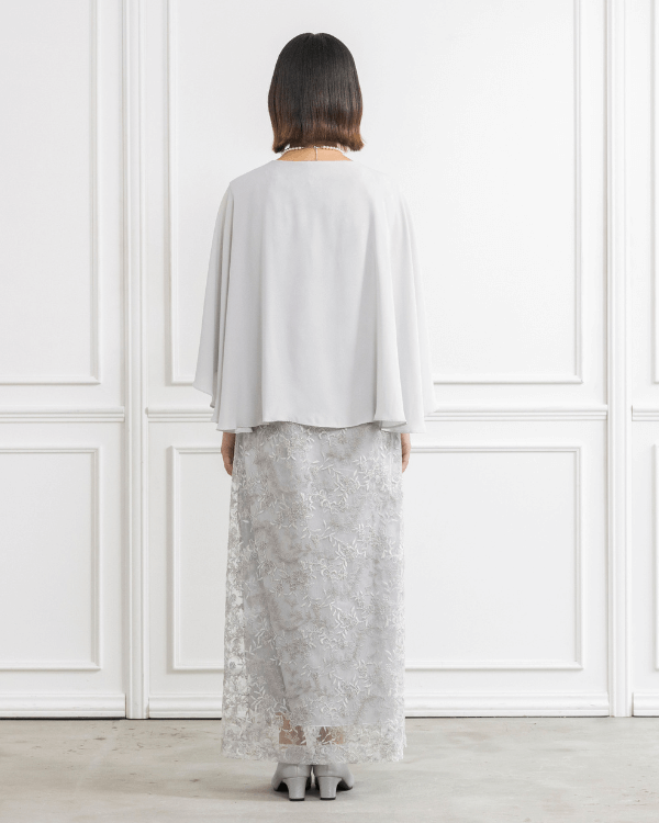 モデル身長：160cm　ヒール高：5cm　着用サイズ：着丈短め9号