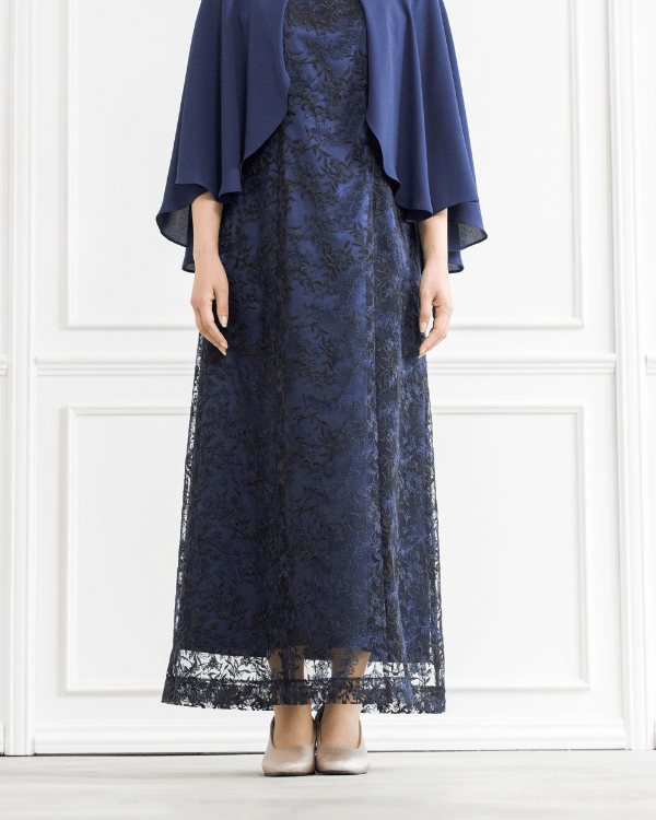 モデル身長：160cm　ヒール高：5cm　着用サイズ：着丈短め9号