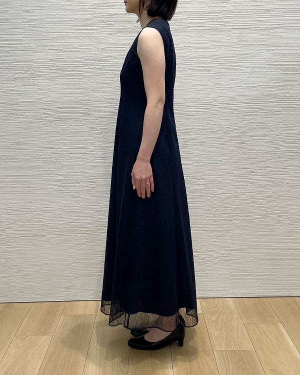 モデル身長：152cm　ヒール高：5cm　着用サイズ：小柄さん向け3号