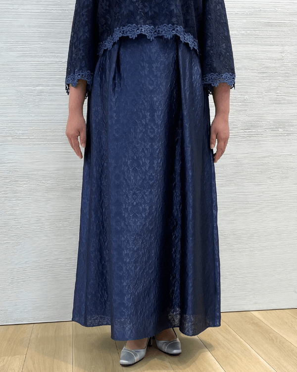 バストやヒップのサイズを考慮して着丈は長くしています。