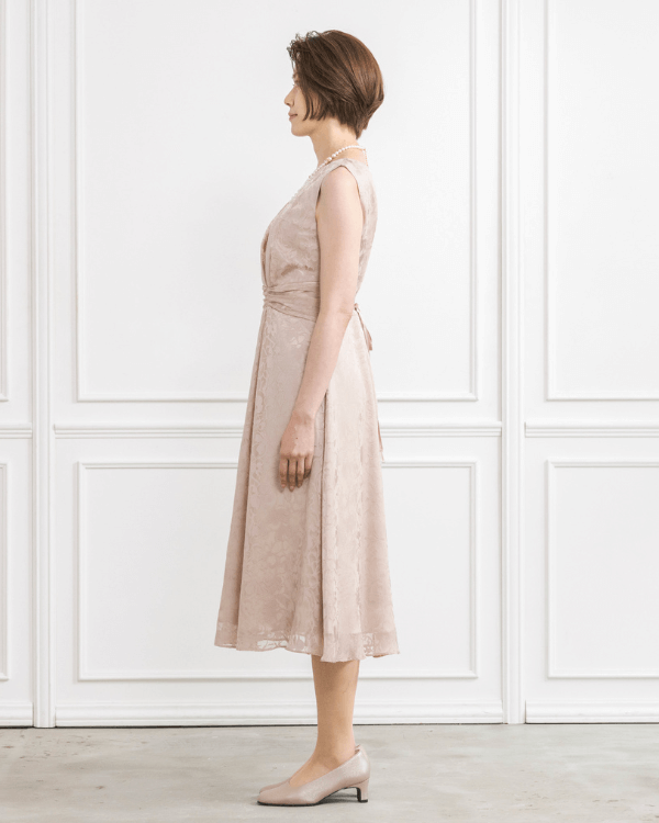 ピンクベージュ】サテンオパール フレアラインドレス<4601389-32