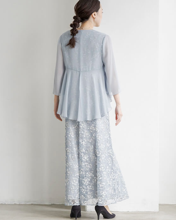 ※モデル：身長165cm　9号着用　8cmヒール着用