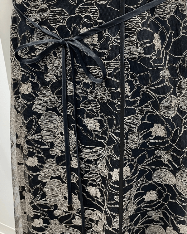 細ベルトは取り外し可能です。