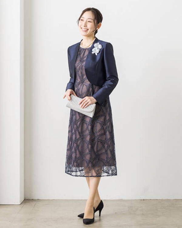 コーディネート例です。モデル：身長167cm　9号着用