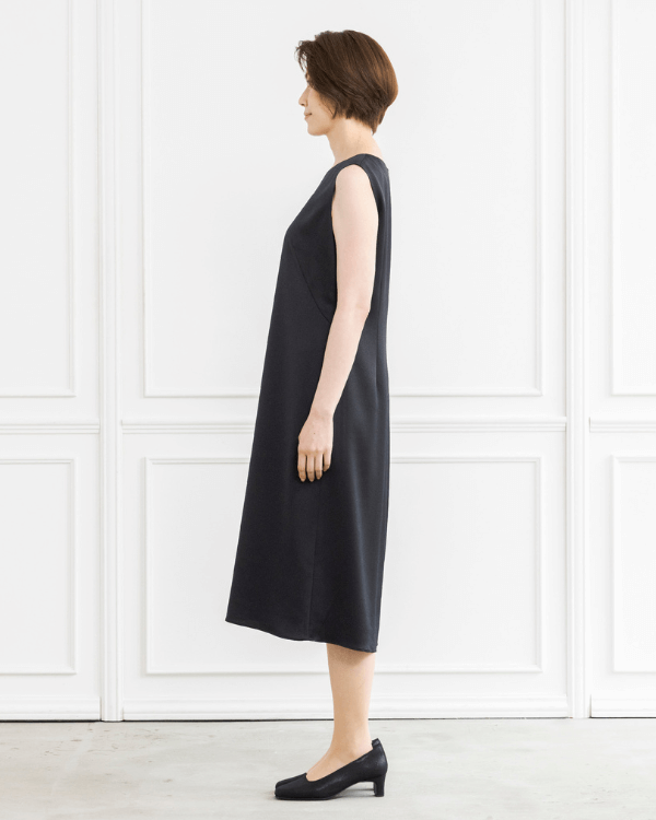 モデル身長：165cm　ヒール高：5cm　着用サイズ：9号