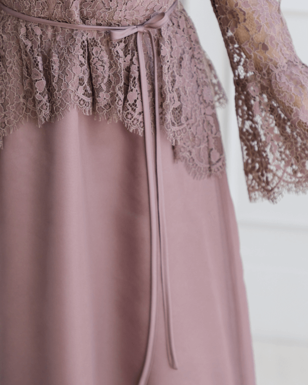 モデル身長：157cm　ヒール高：8cm　着用サイズ：9号