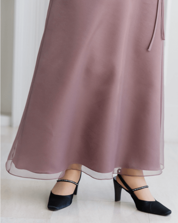 モデル身長：157cm　ヒール高：8cm　着用サイズ：9号