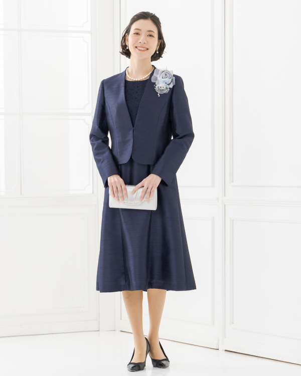 モデル身長：167cm　着用サイズ：9号　合わせているジャケット：6410931-74