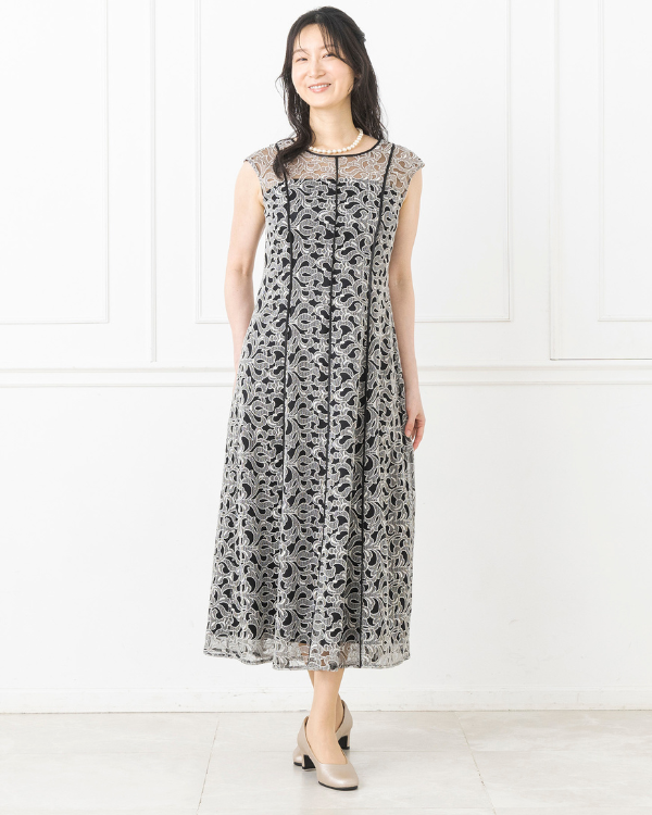 シルバー×ブラック】ラメ刺繍レース セミロングドレス｜東京ソワール