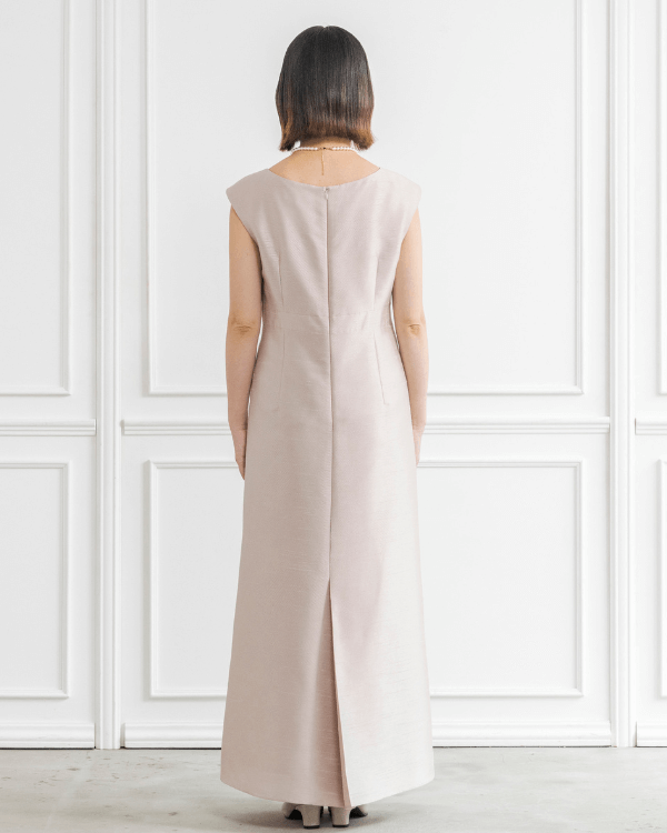 モデル身長：160cm　ヒール高：5cm　着用サイズ：着丈短め9号