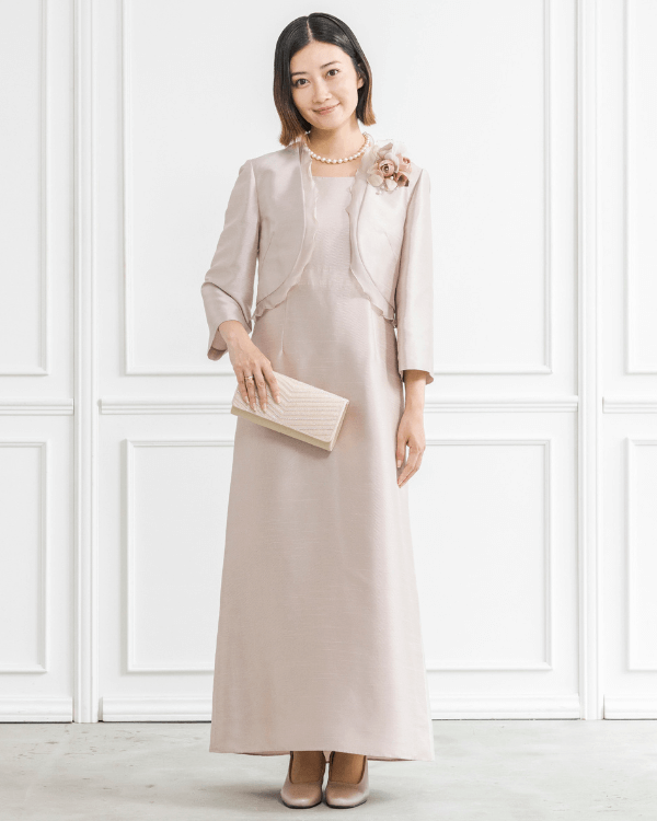 モデル身長：160cm　ヒール高：5cm　着用サイズ：着丈短め9号