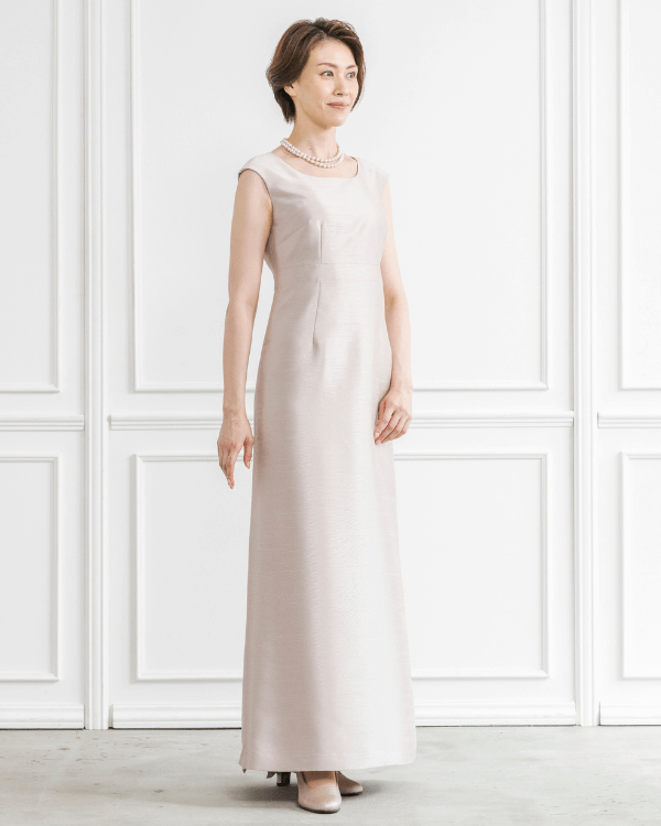 モデル身長：165cm　ヒール高：5cm　着用サイズ：着丈長め9号