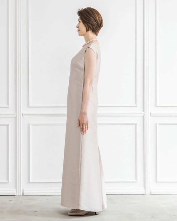 モデル身長：165cm　ヒール高：5cm　着用サイズ：着丈長め9号