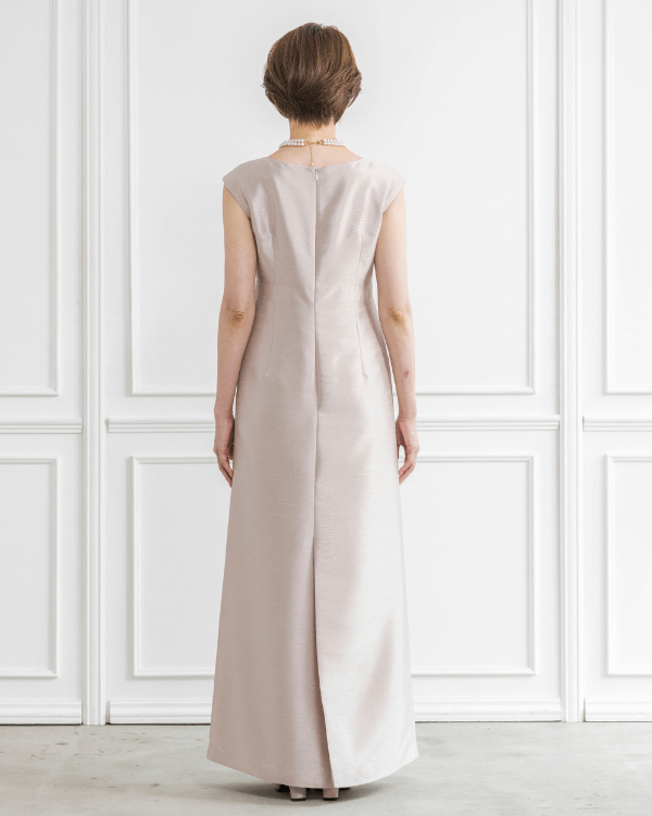 モデル身長：165cm　ヒール高：5cm　着用サイズ：着丈長め9号