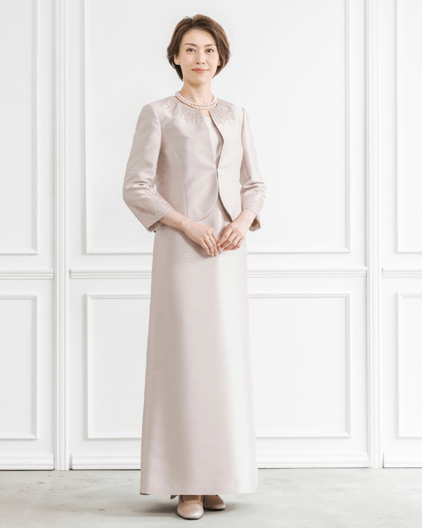 モデル身長：165cm　ヒール高：5cm　着用サイズ：着丈長め9号