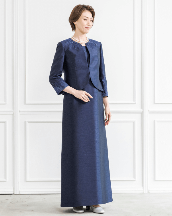 モデル身長：165cm　ヒール高：5cm　着用サイズ：着丈長め9号