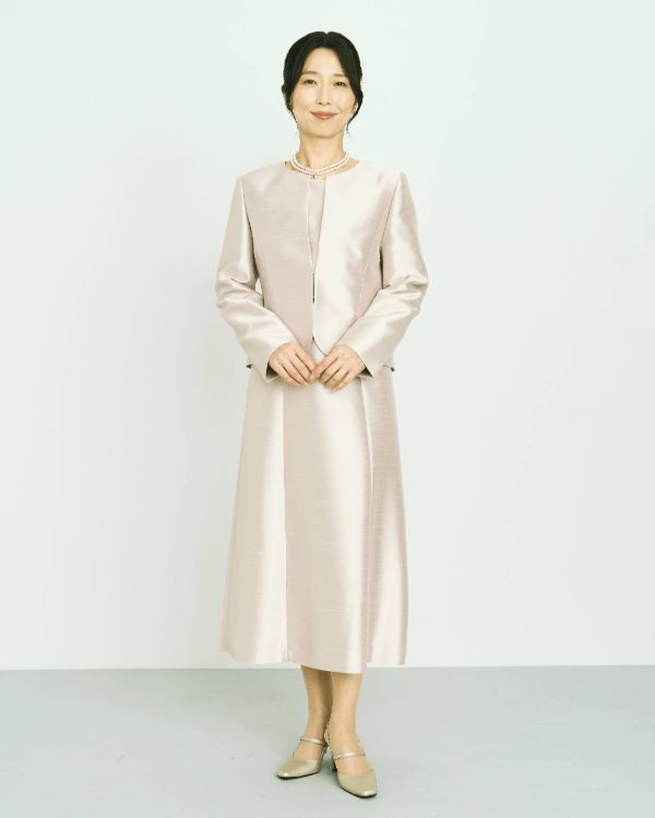 モデル身長：162cm　ヒール高：8cm　着用サイズ：9号