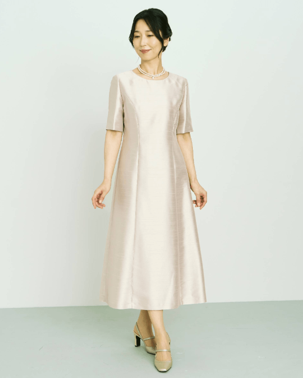 モデル身長：162cm　ヒール高：8cm　着用サイズ：9号