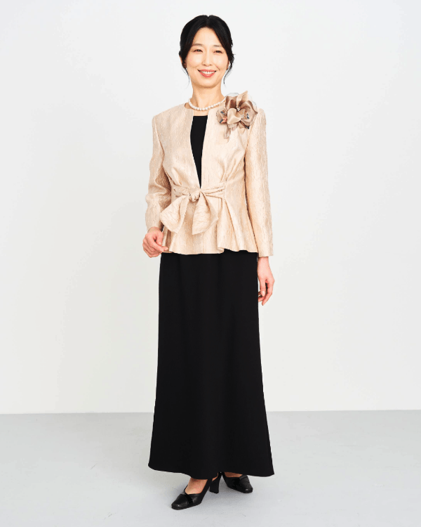 モデル身長：162cm　ヒール高：8cm　着用サイズ：9号 合わせているドレス：6421104-00
